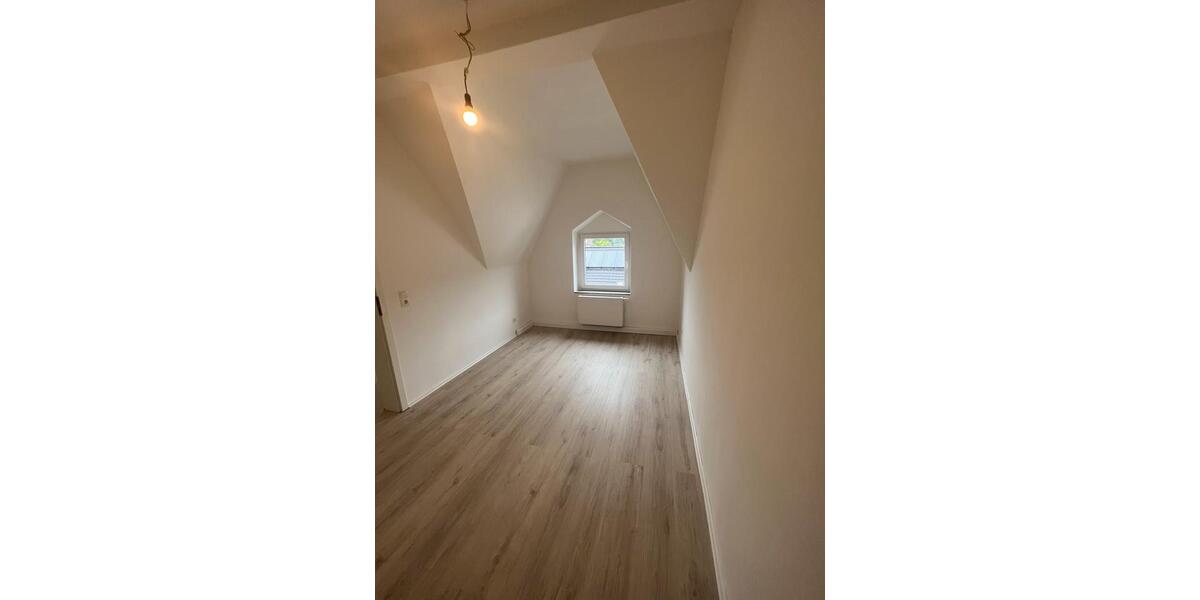 Dachgeschoßwohnung Hagen Dahl - 4 Zimmer, 90 m&sup2;, 950&euro; | Angebot:26356830