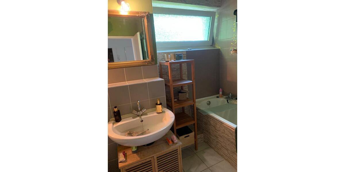 Etagenwohnung Solingen Central - 3 Zimmer, 84 m&sup2;, 1.100&euro; | Angebot:26227551