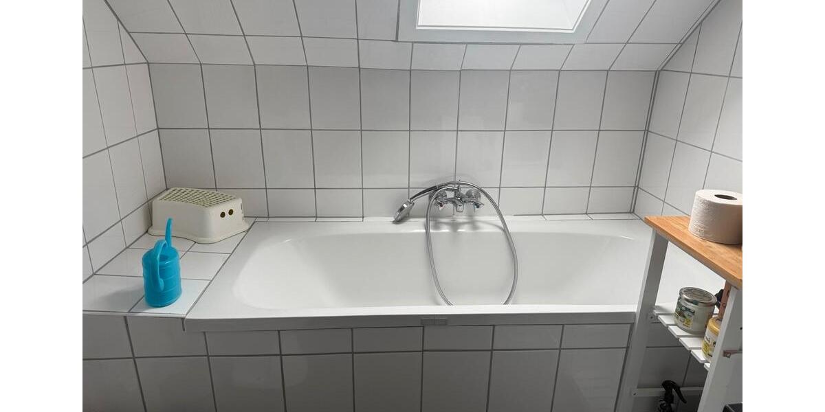 Dachgeschoßwohnung Remscheid Lüttringhausen - 4 Zimmer, 72 m&sup2;, 860&euro; | Angebot:26120902