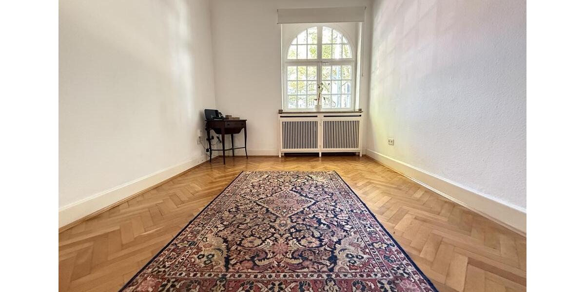 Villa Gelsenkirchen Buer - 12 Zimmer, 310 m&sup2;, 3.200&euro; | Angebot:22985202