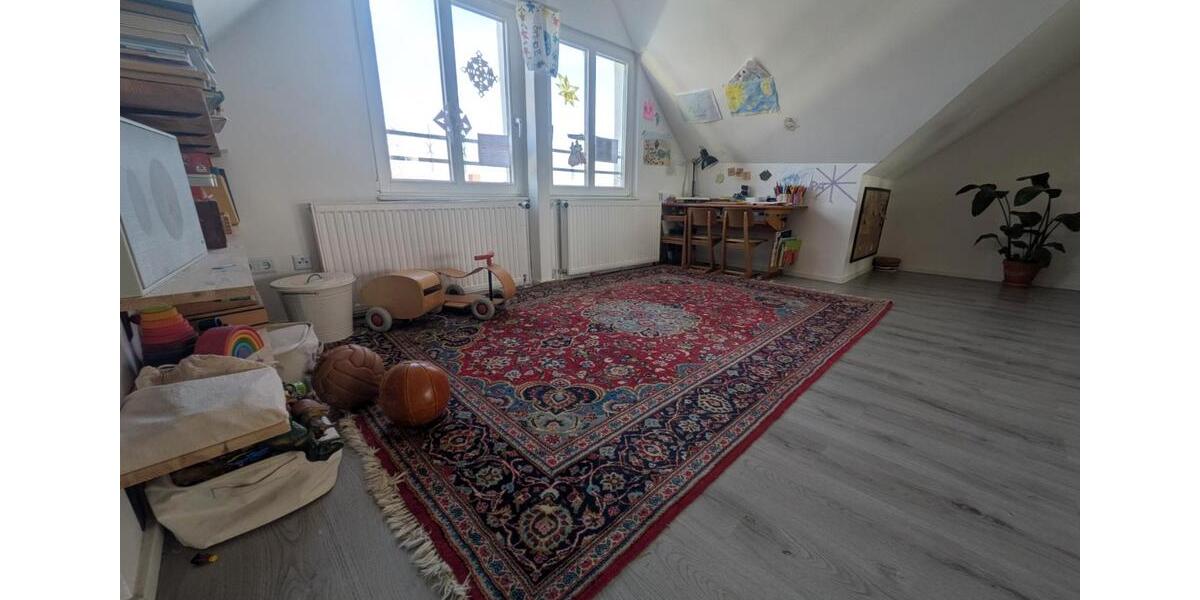 Dachgeschoßwohnung Bochum Günnigfeld - 4 Zimmer, 110 m&sup2;, 1.175&euro; | Angebot:26229036