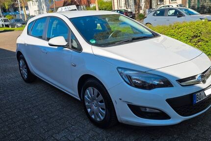 Opel Astra 2.800 km 8.200 &euro; BOCHUM 44805