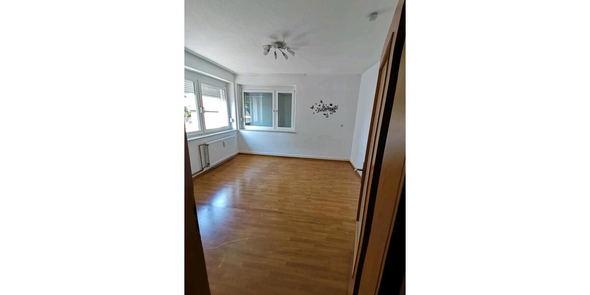 Etagenwohnung Wermelskirchen - 3 Zimmer, 80 m&sup2;, 1.070&euro; | Angebot:26381653