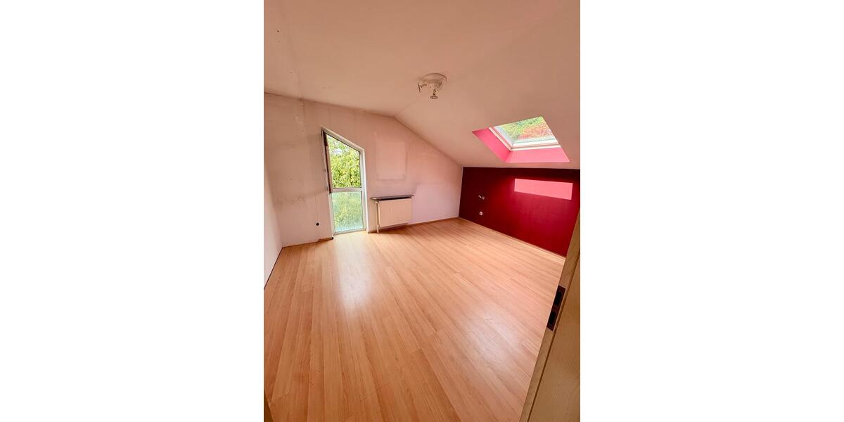 Dachgeschoßwohnung Hattingen Blankenstein - 4 Zimmer, 98 m&sup2;, 210.000&euro; | Angebot:26058813