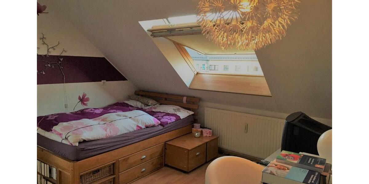 Dachgeschoßwohnung Duisburg Mittelmeiderich - 2 Zimmer, 60 m&sup2;, 450&euro; | Angebot:26326973