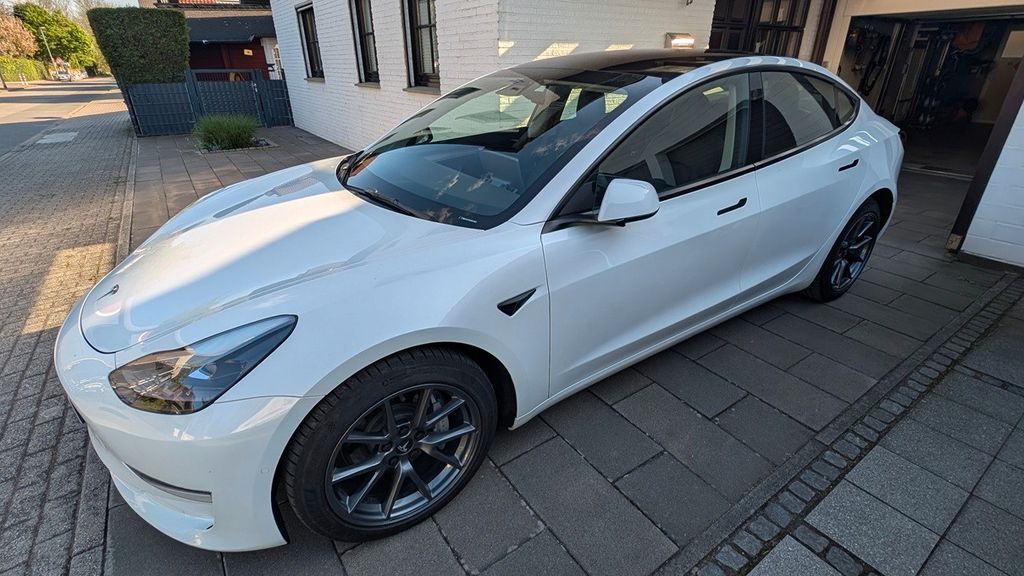 Tesla Model 3 41.000 km 28.900 &euro; Duisburg 47259