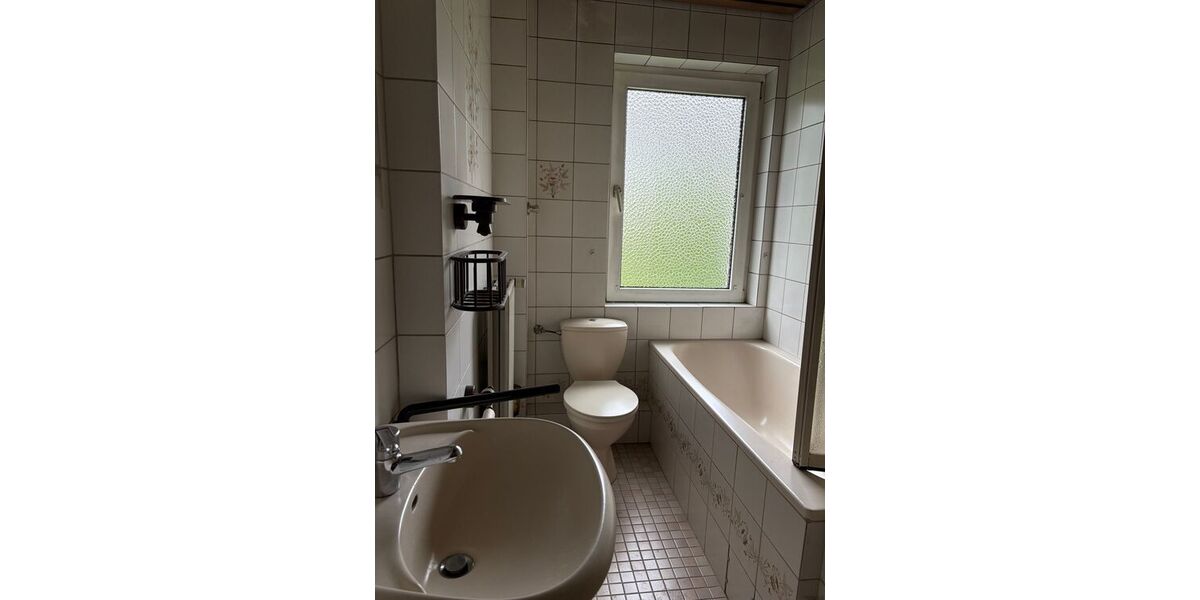 Renovierte 3,5 Zimmer-Wohnung mit Balkon + Tageslichtbad im Hochschulviertel - Appartement Hagen Oberhagen | Angebot:26814406