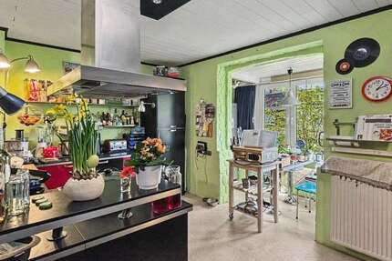 Haus Duisburg Mittelmeiderich - 8 Zimmer, 170 m&sup2;, 369.000&euro; | Angebot:26249828