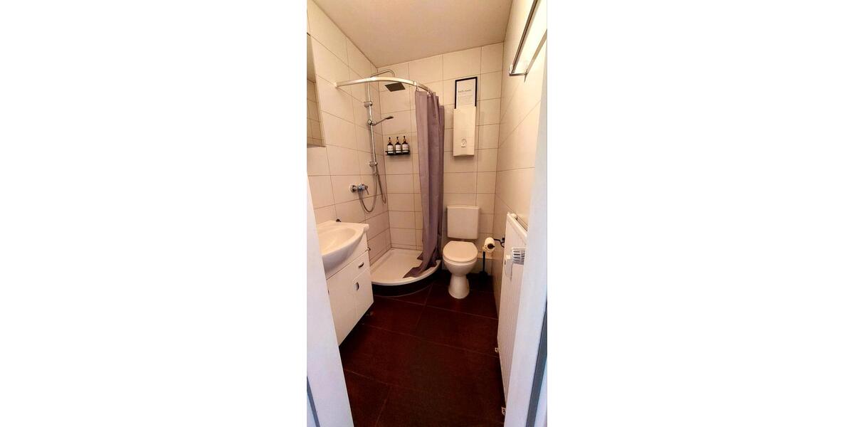 Dachgeschoßwohnung Ratingen Tiefenbroich - 3 Zimmer, 55 m&sup2;, 930&euro; | Angebot:26152421