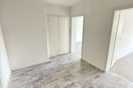 Wohnung Duisburg Mittelmeiderich - 2 Zimmer, 65 m&sup2;, 500&euro; | Angebot:26403149