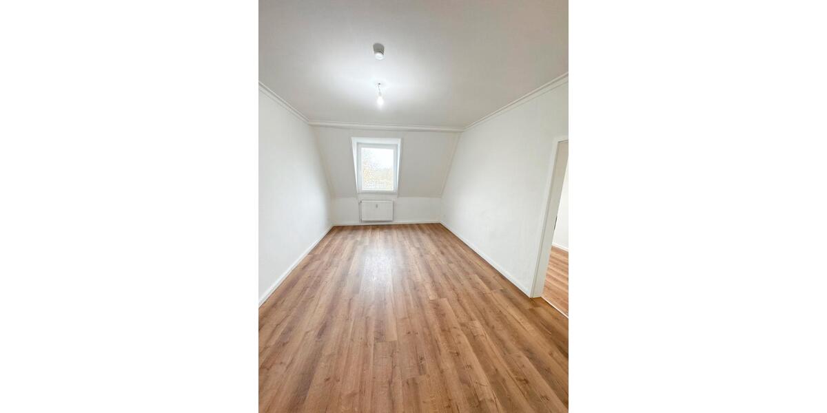Dachgeschoßwohnung Dortmund Innenstadt Nord - 3.5 Zimmer, 75 m&sup2;, 800&euro; | Angebot:26136379
