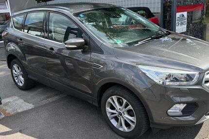 Ford Kuga 97.459 km 14.790 &euro; Solingen 42697