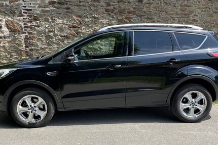 Ford Kuga 89.000 km 10.900 &euro; Dortmund 44227