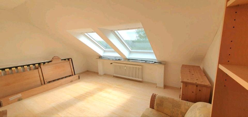 Dachgeschoßwohnung Oberhausen Schmachtendorf - 2 Zimmer, 70 m&sup2;, 1.000&euro; | Angebot:26372647