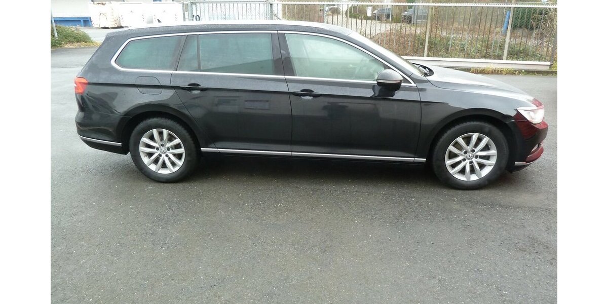 VW Passat 2.0 TDI Highline DSG STH Navi kl. Mängel 110.000 km 15.900 &euro; Ratingen 40885