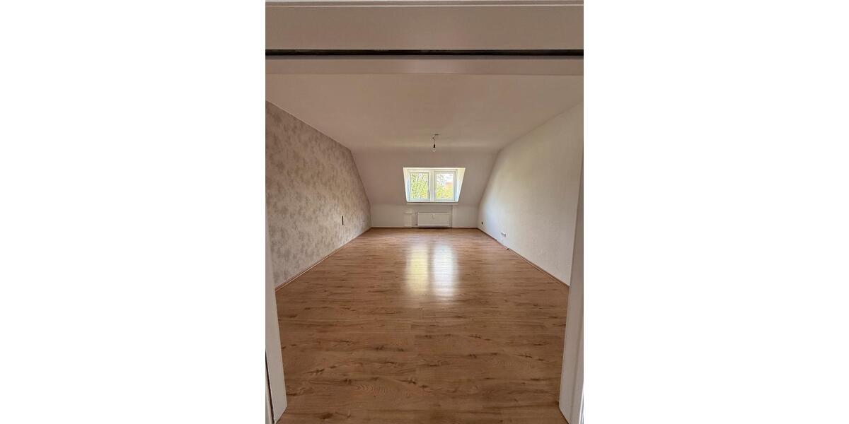 Dachgeschoßwohnung Gladbeck - 4.5 Zimmer, 83 m&sup2;, 750&euro; | Angebot:26231896