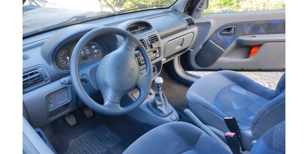 Renault Clio 122.800 km 1.250 &euro; Solingen 42657