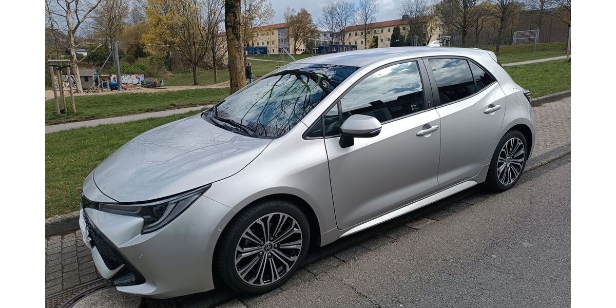 Toyota Corolla 33.700 km 23.750 &euro; Hagen 58093