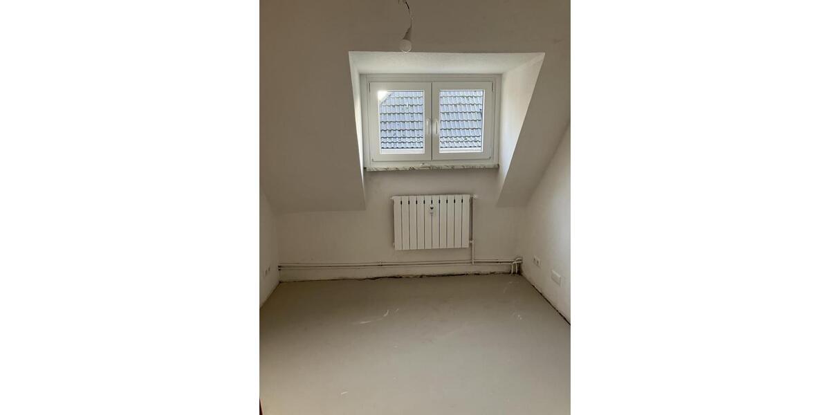 Dachgeschoßwohnung Duisburg Mittelmeiderich - 3.5 Zimmer, 73 m&sup2;, 508&euro; | Angebot:26234164