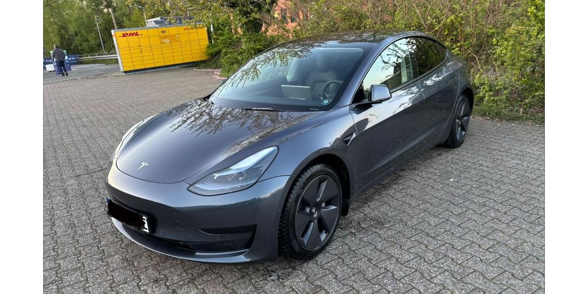 Tesla Model 3 59.100 km 27.590 &euro; Velbert 42549