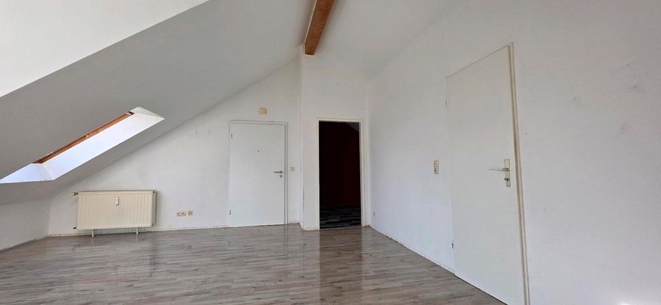 Dachgeschoßwohnung Oberhausen Alstaden - 3 Zimmer, 80 m&sup2;, 910&euro; | Angebot:26042384