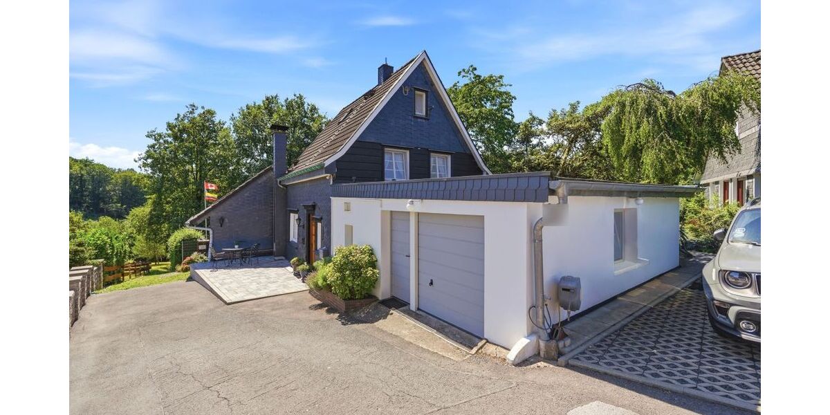 Mit 3D: Naturnah wohnen mit Freiraum – Charaktervolles Einfamilienhaus auf großzügigem Grundstück - Einfamilienhaus Wermelskirchen | Angebot:27350972