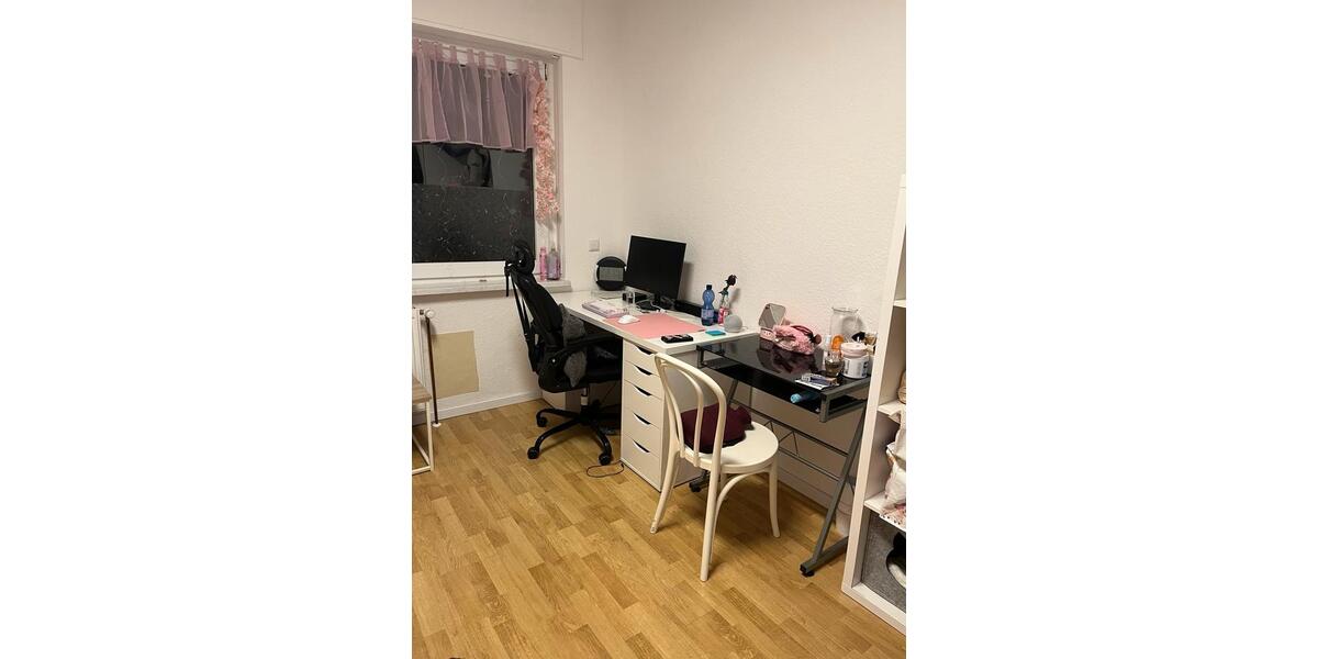 Erdgeschoßwohnung Essen Stadtbezirk VII - 4 Zimmer, 64 m&sup2;, 370&euro; | Angebot:26361256