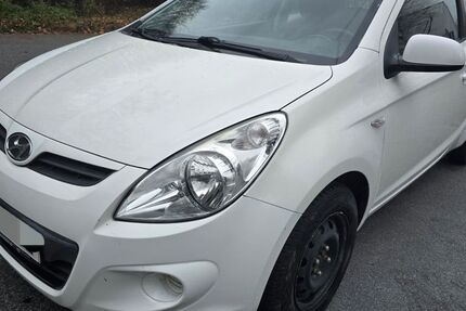 Hyundai i20 167.000 km 2.199 &euro; Wuppertal 42287