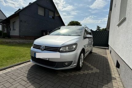 VW Touran 210.000 km 9.900 &euro; Gelsenkirchen 45896