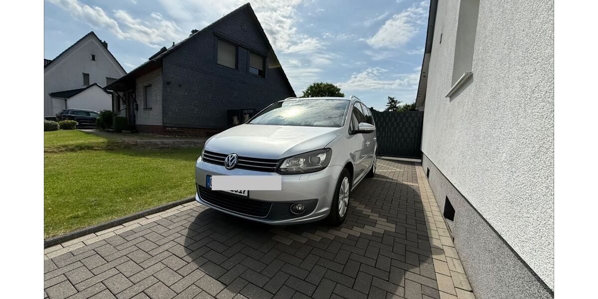 VW Touran 210.000 km 9.900 &euro; Gelsenkirchen 45896