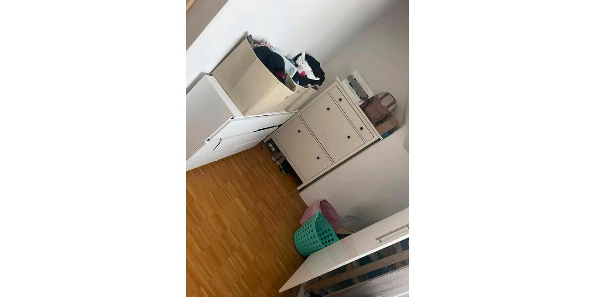 Dachgeschoßwohnung Ratingen Tiefenbroich - 3 Zimmer, 55 m&sup2;, 930&euro; | Angebot:26152421