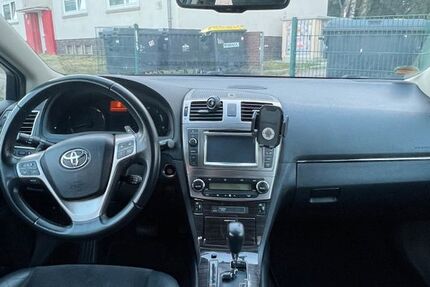 Toyota Avensis 169.000 km 7.500 &euro; Essen 45279
