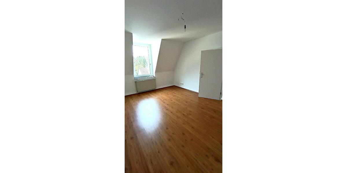Dachgeschoßwohnung Wuppertal Gemarkung Langerfeld - 4 Zimmer, 100 m&sup2;, 1.000&euro; | Angebot:26324943