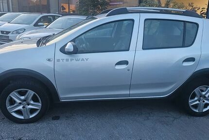 Dacia Sandero 76.330 km 5.950 &euro; Gelsenkirchen 45884