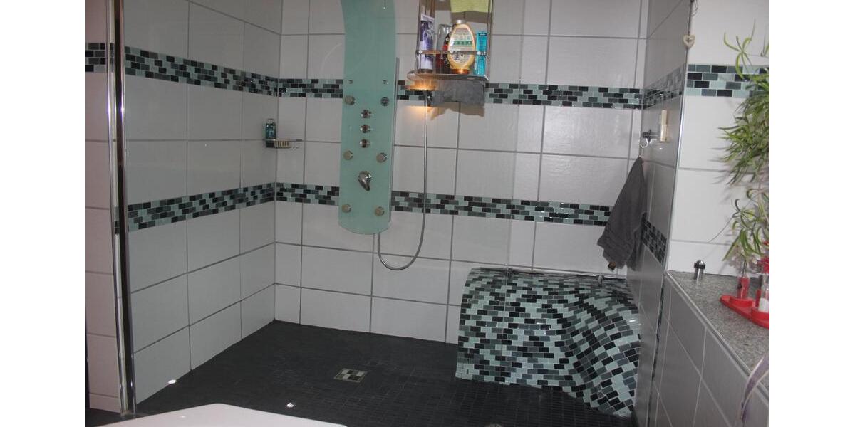 Erdgeschoßwohnung Gelsenkirchen Erle - 4 Zimmer, 180 m&sup2;, 240.000&euro; | Angebot:26020590
