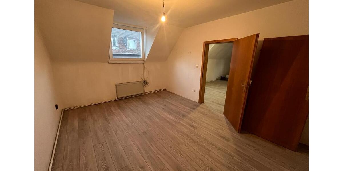 Dachgeschoßwohnung Oberhausen Osterfeld - 3.5 Zimmer, 75 m&sup2;, 650&euro; | Angebot:26237035