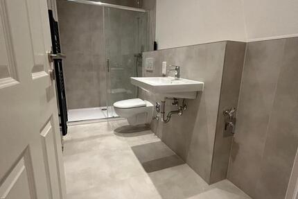 Wohnung Wuppertal Arrenberg - 2 Zimmer, 68 m&sup2;, 715&euro; | Angebot:26252935