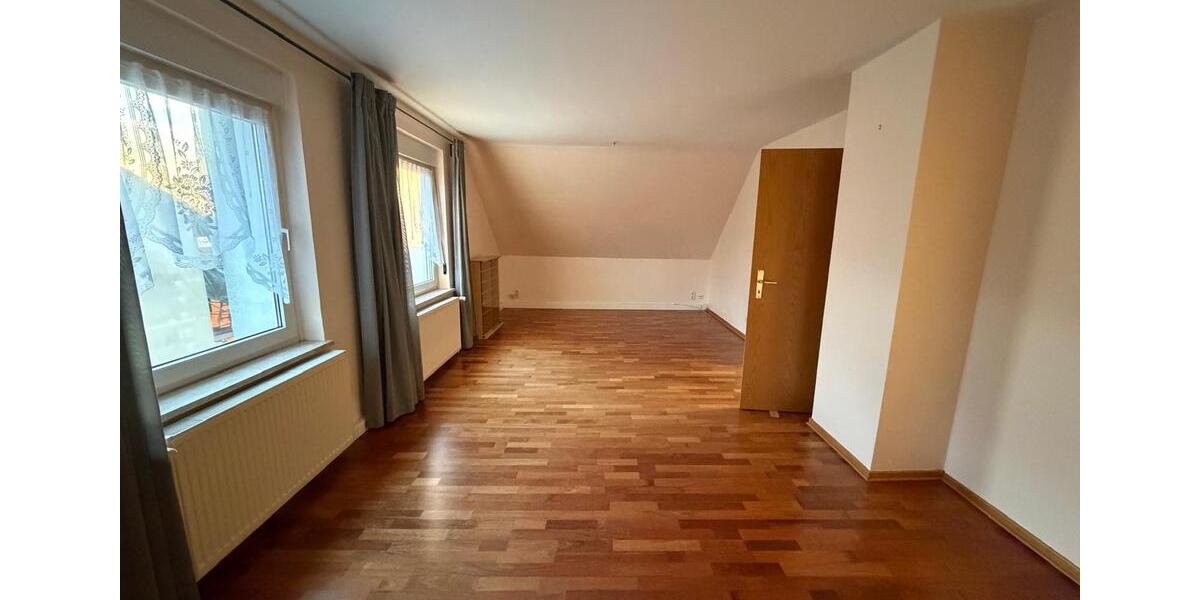 Dachgeschoßwohnung Remscheid Reinshagen - 1 Zimmer, 68 m&sup2;, 660&euro; | Angebot:26060263