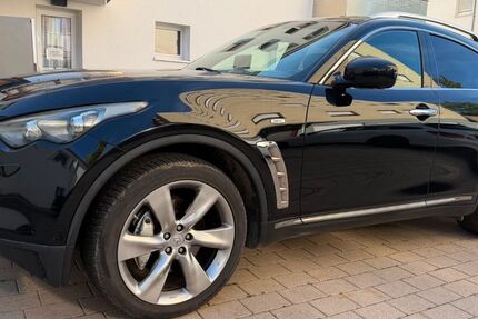 INFINITI FX 177.000 km 8.499 &euro; Essen 45145