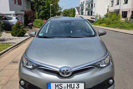 Toyota Auris 191.819 km 9.000 &euro; Essen 45141