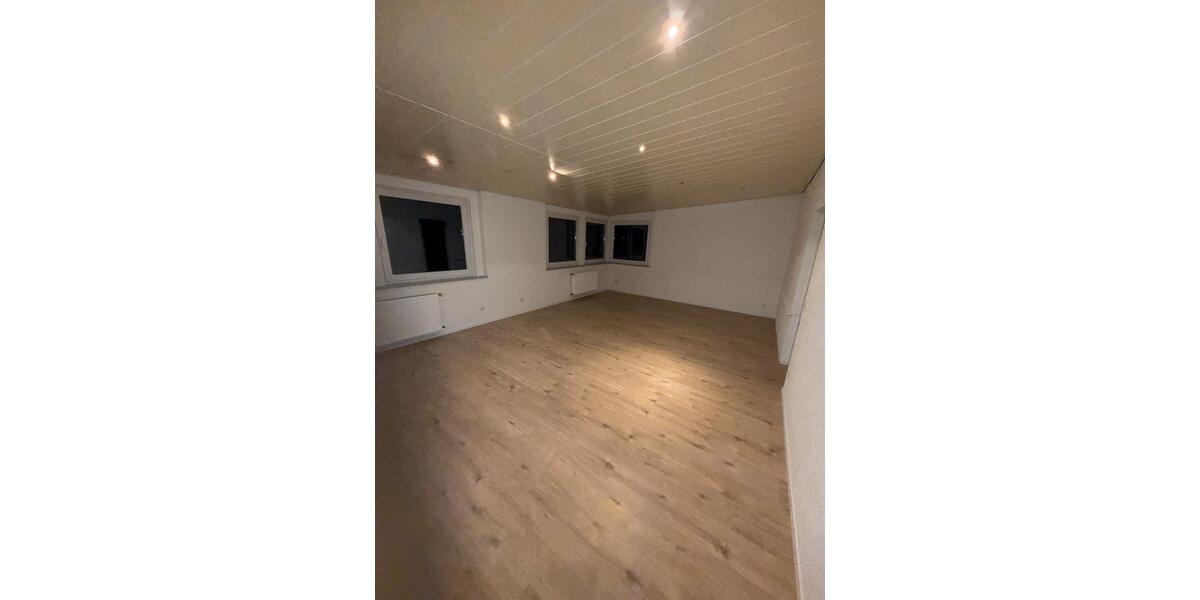 Etagenwohnung Essen Stadtbezirk VIII - 4 Zimmer, 95 m&sup2;, 1.500&euro; | Angebot:26112921