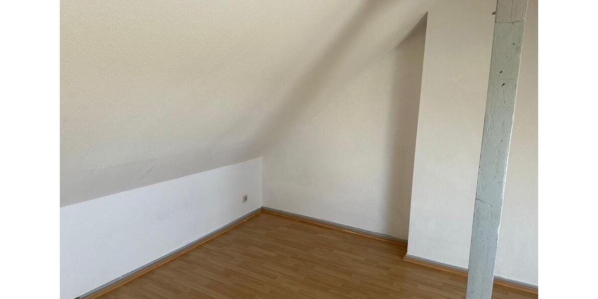 Dachgeschoßwohnung Oberhausen Osterfeld - 2 Zimmer, 70 m&sup2;, 400&euro; | Angebot:26178556