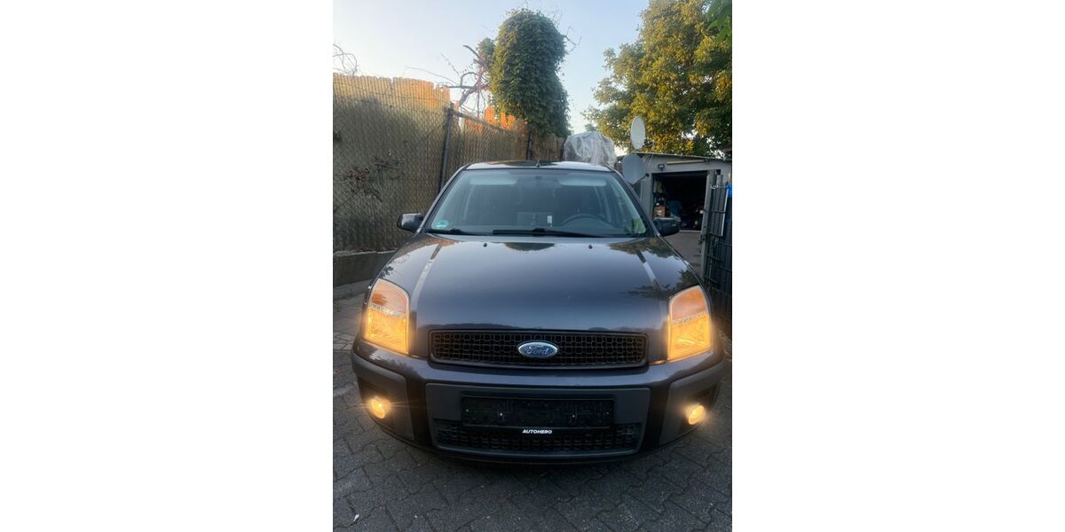 Ford Fusion 126.399 km 2.898 &euro; Oberhausen 46145