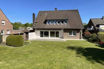Haus Waltrop - 8 Zimmer, 215 m&sup2;, 415.000&euro; | Angebot:26720394