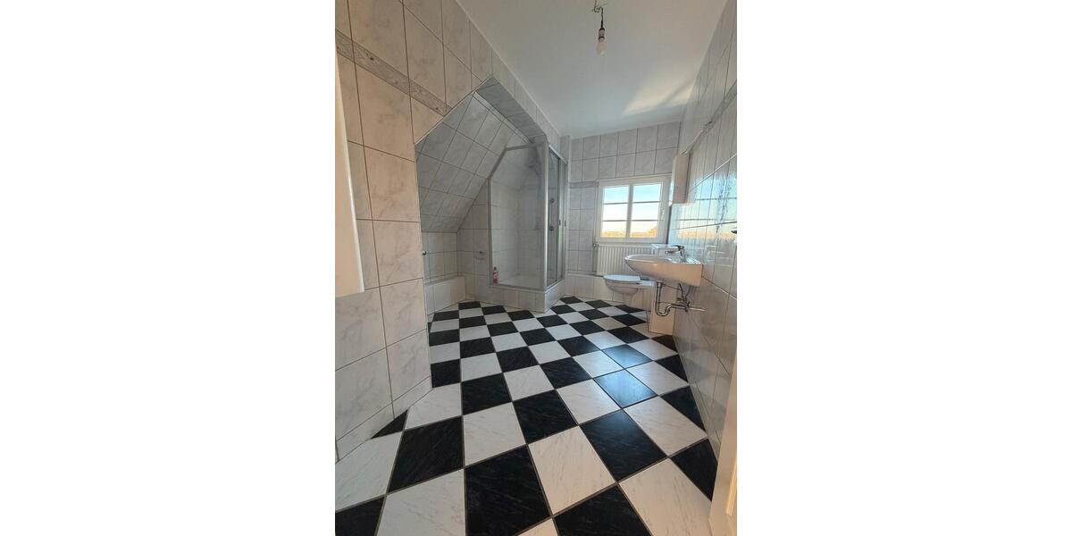 Dachgeschoßwohnung Remscheid Lüttringhausen - 2 Zimmer, 63 m&sup2;, 480&euro; | Angebot:26212295