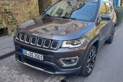 Jeep Compass 72.000 km 15.900 &euro; Solingen 42697