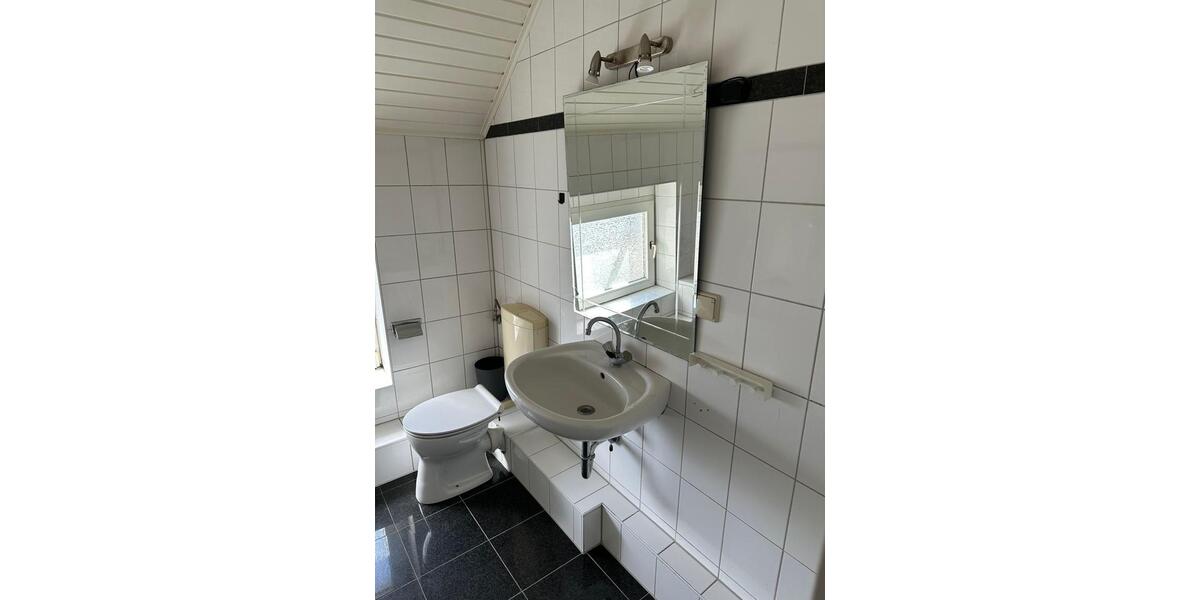 Dachgeschoßwohnung Oberhausen Osterfeld - 2 Zimmer, 70 m&sup2;, 400&euro; | Angebot:26178556