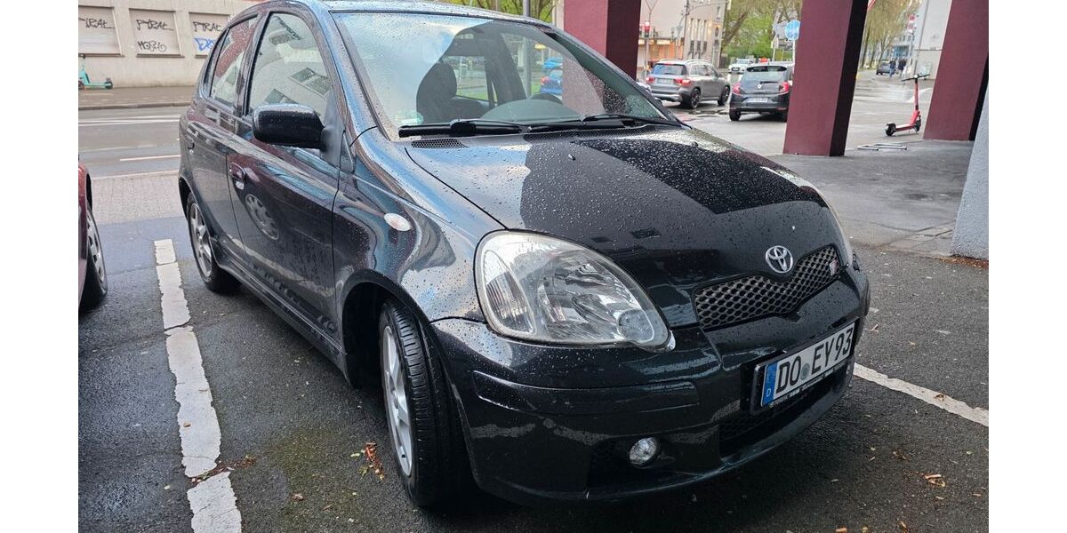 Toyota Yaris 253.184 km 2.500 &euro; Dortmund 44227