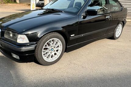 BMW 323 257.393 km 3.690 &euro; Wermelskirchen 42929