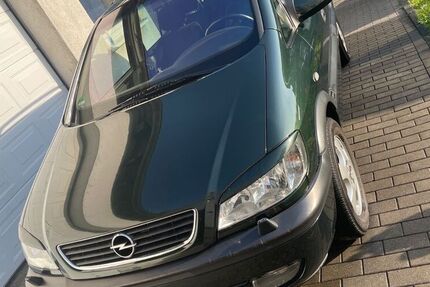 Opel Zafira 180.000 km 2.999 &euro; Remscheid 42859